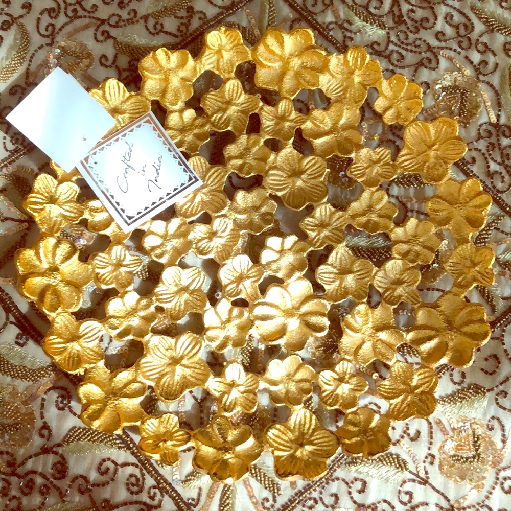 NWT Gorgeous Gold Decor Plate